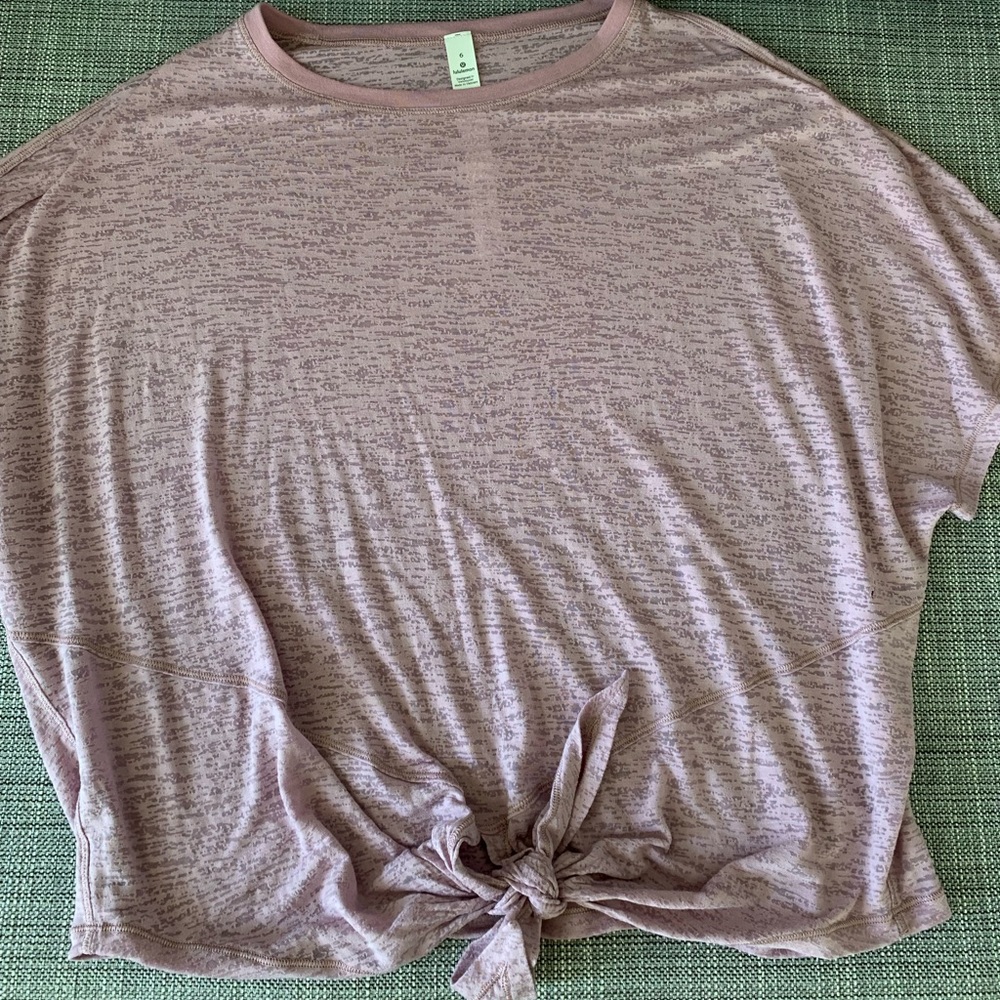 Lululemon tee